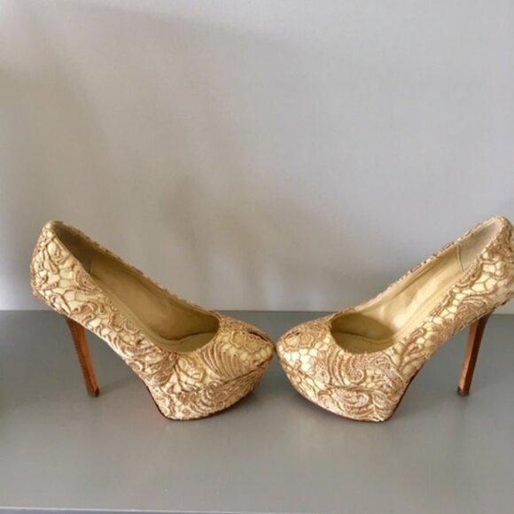 Report Signature Cream Lace embroidery Platform heel size 7.5 - Picture 6 of 12